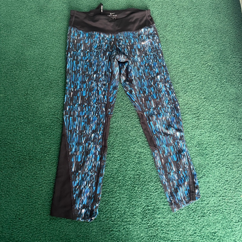 Nike cropped leggings